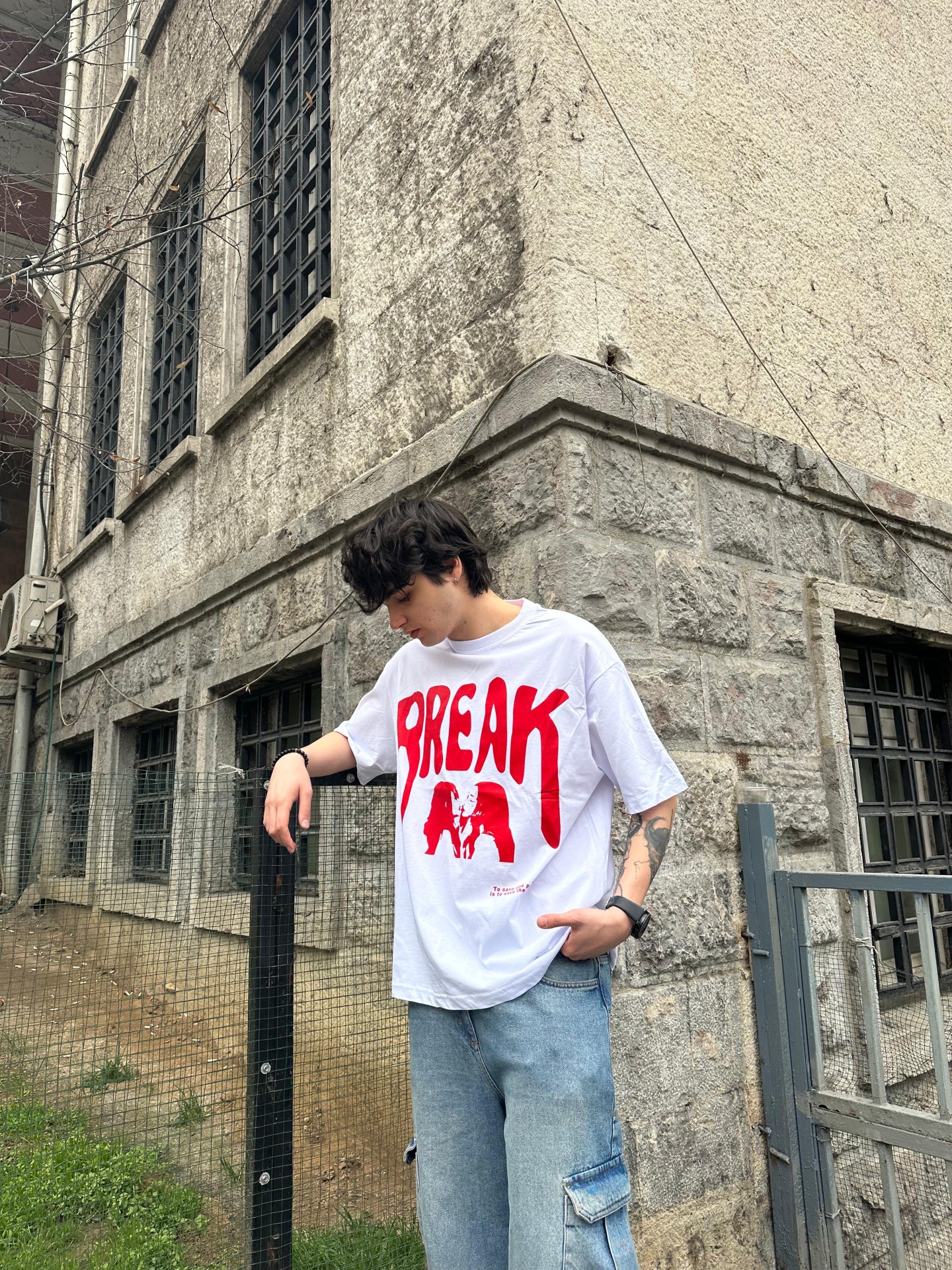 Break Red Print White Tshirt 