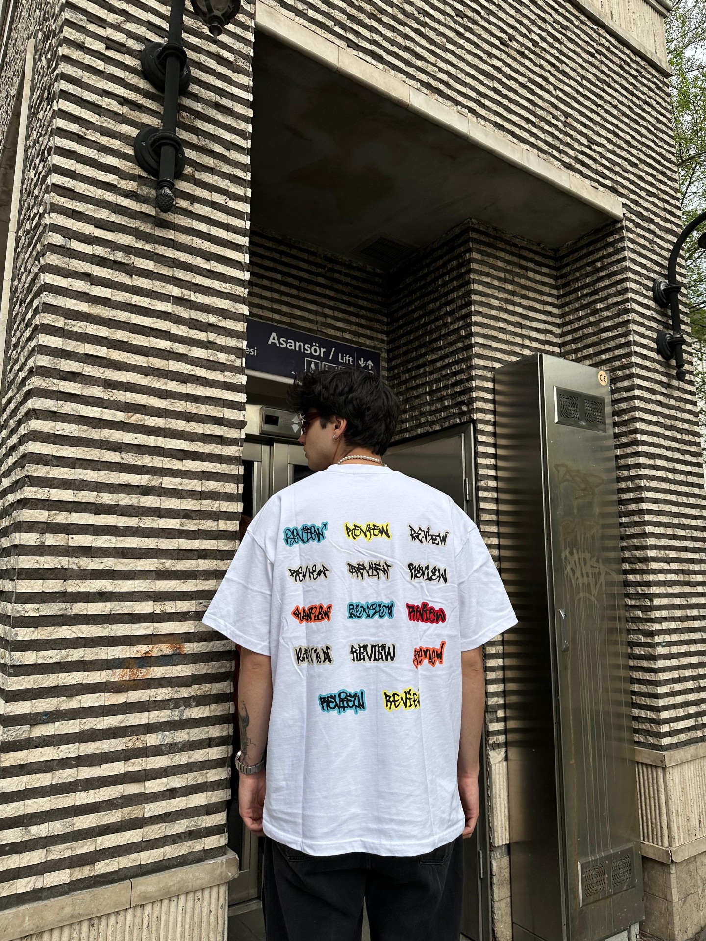 Review Rainbow Print White Oversize Tshirt 