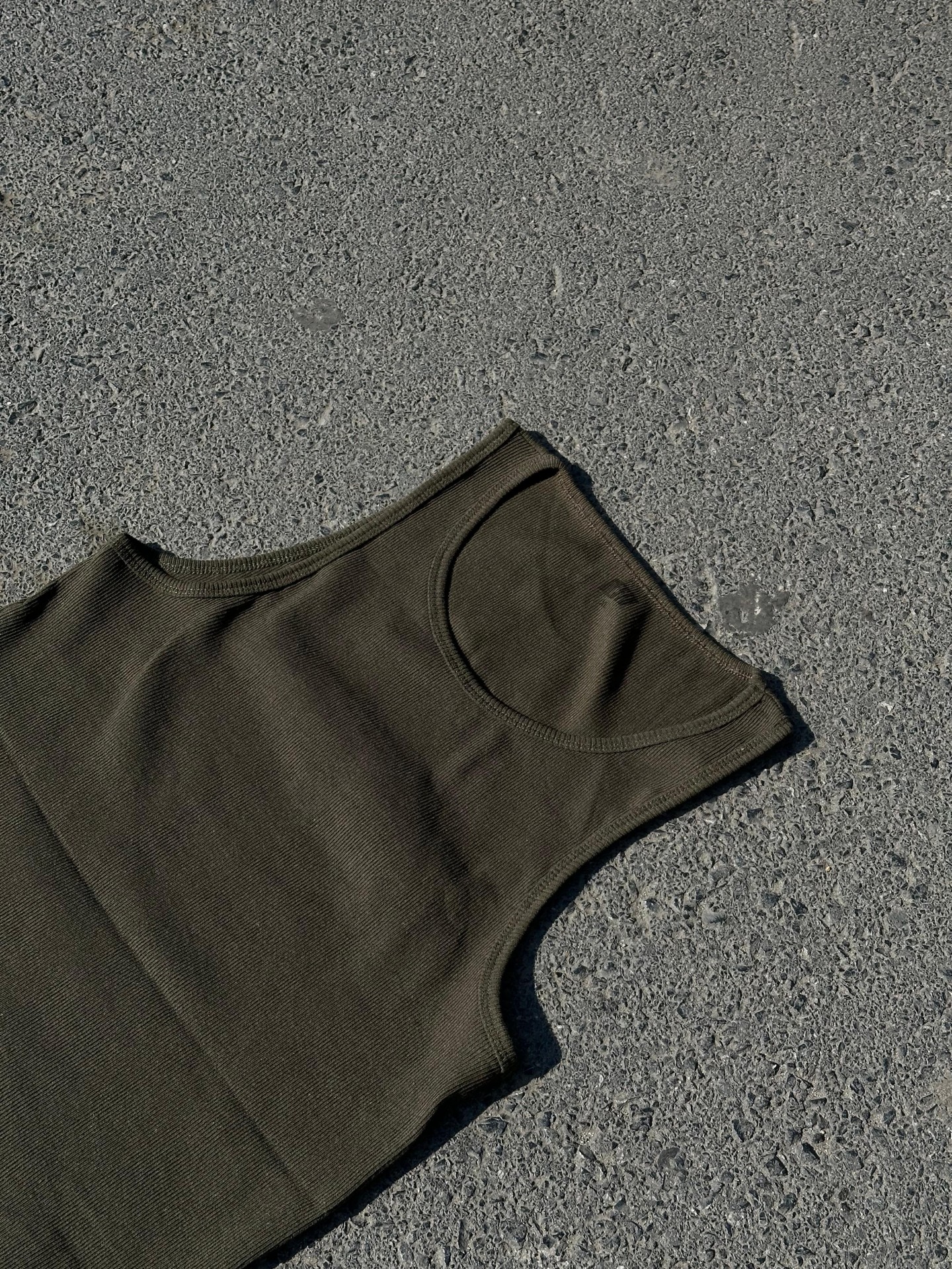 Haki Tank Top Atlet 