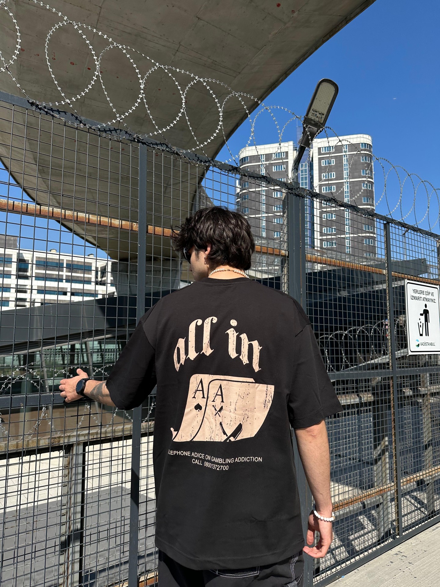 All İn Card Print Black T-shirt 