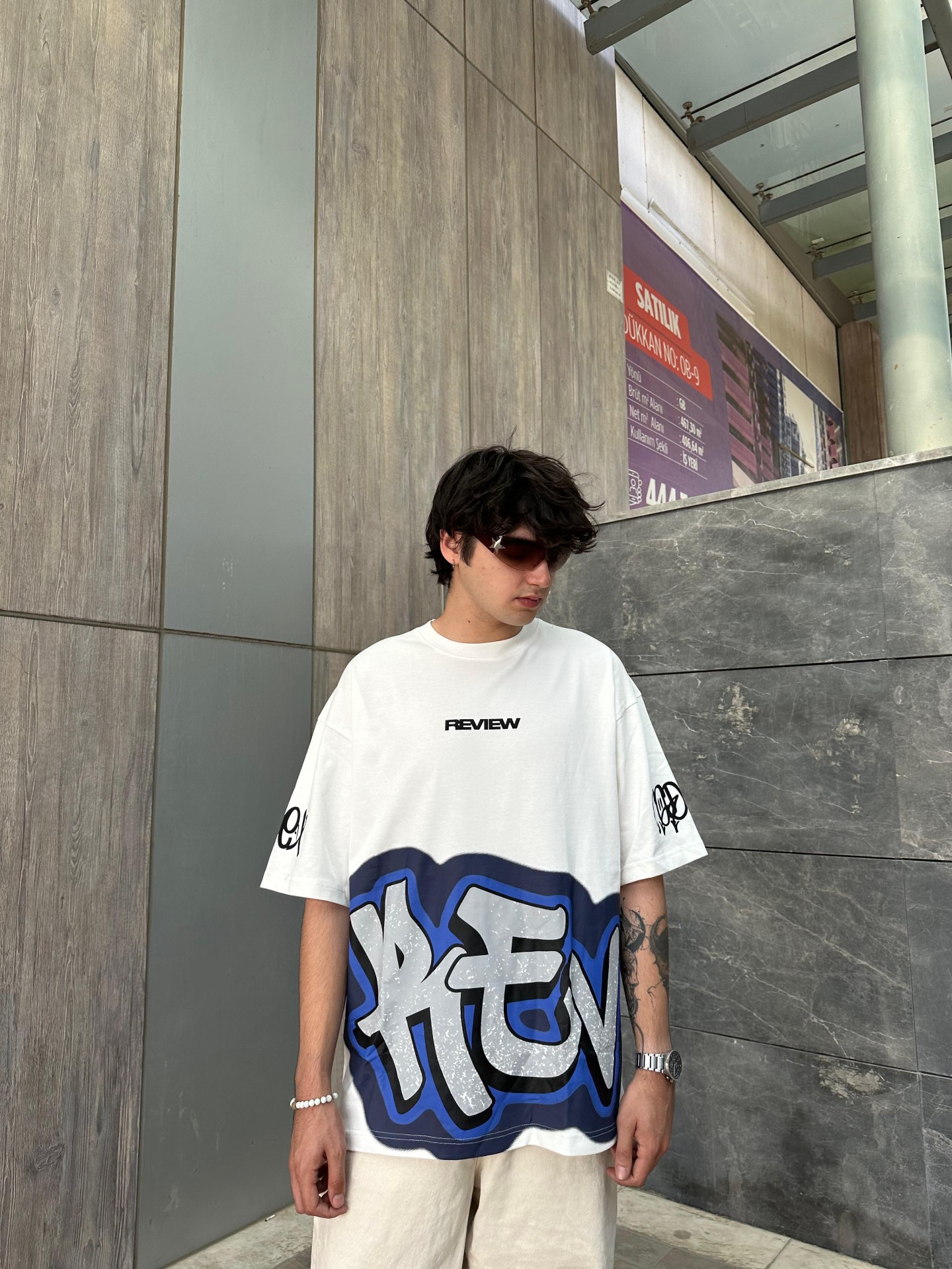 Review Grafitti Print Beyaz T-Shirt 