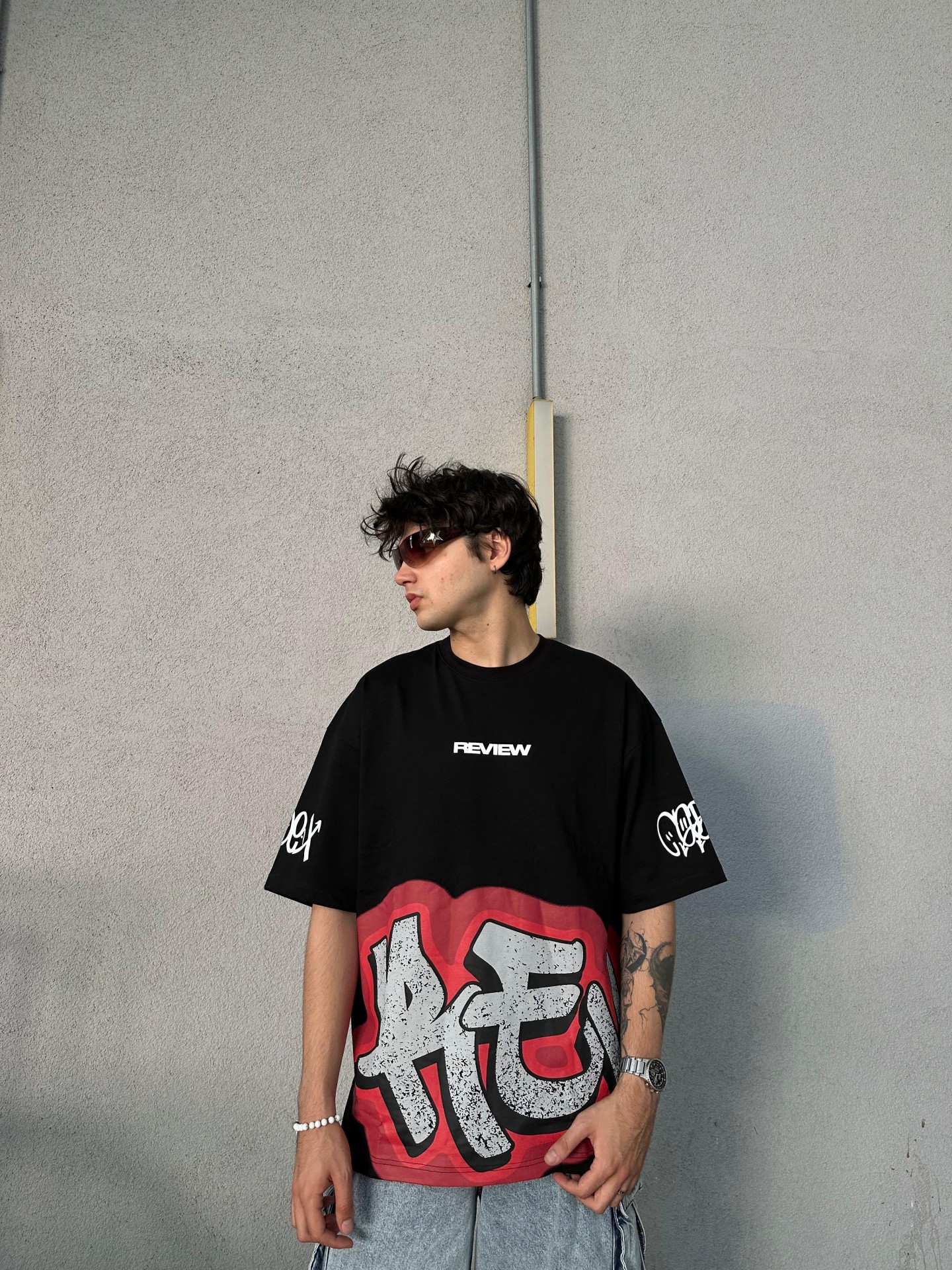 Review Grafitti Print Siyah T-Shirt 