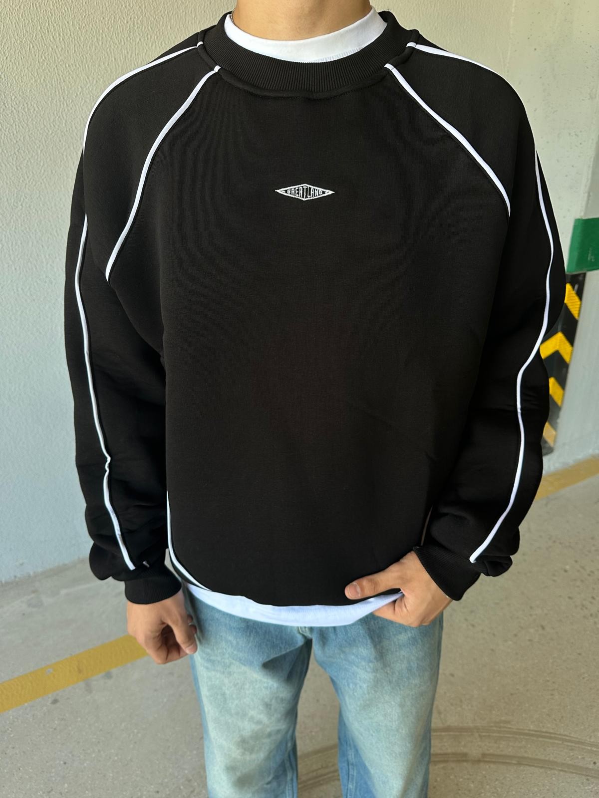 Biye Detay Siyah Oversize Sweatshirt