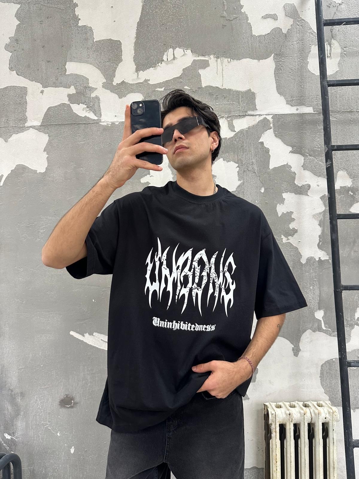 Less Print Street Style Black Tshirt 