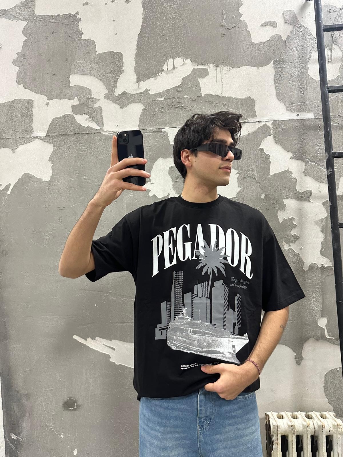Pegador City Print Siyah Oversize T-shirt